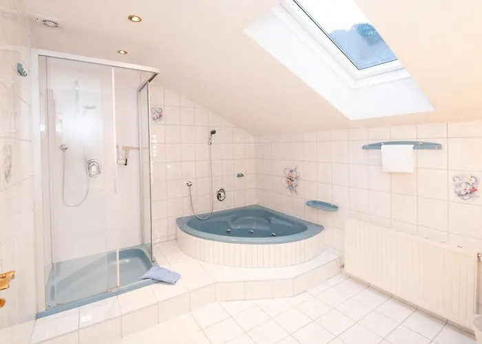 Fuerstenhaeusl - & אלפבאך