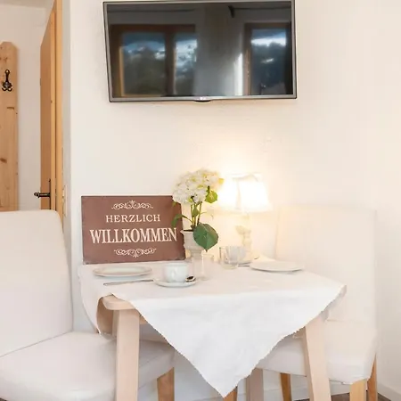 Fuerstenhaeusl - & *